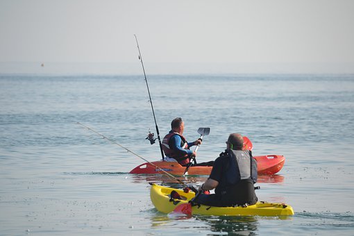 Kayak Fishing – Is It Better To Paddle Or Pedal?