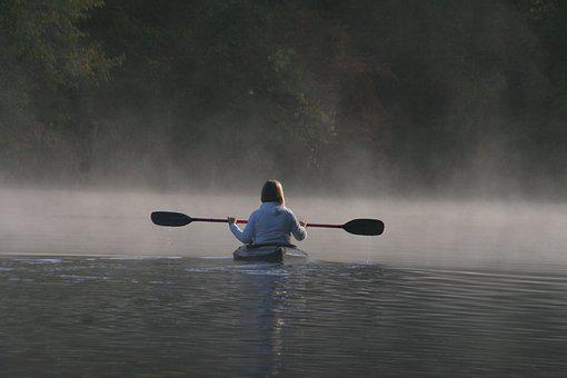 Paddle Board Vs Kayak – Which is Better Paddle Boarding or Kayaking?