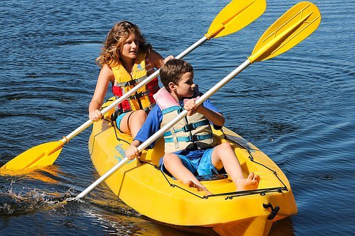 What Is A Tandem Kayak And How Do You Use It?