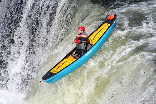 The Differences Between Ocean Kayak VS. Lake Kayak