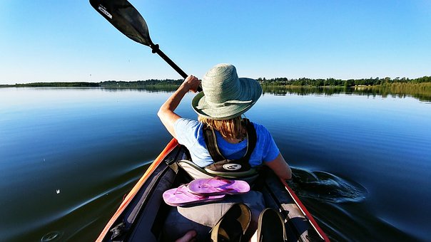 The Differences Between kayak Rudder VS. Skeg and Which One Has More Advantages?