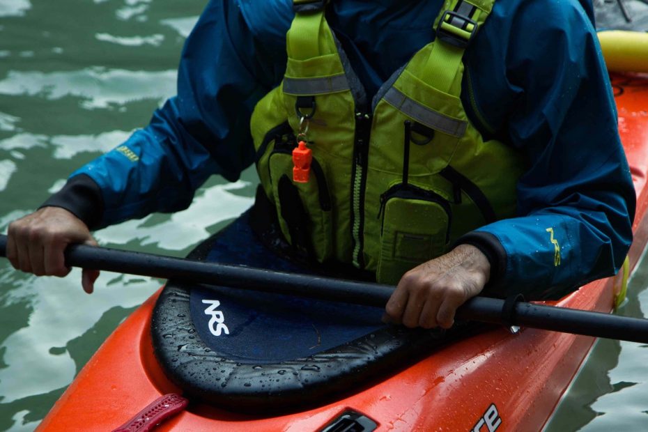 clothing to wear for kayaking canoeing