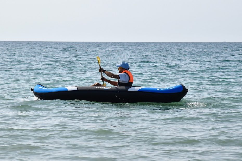 Free Sea Kayaking Paddle photo and picture