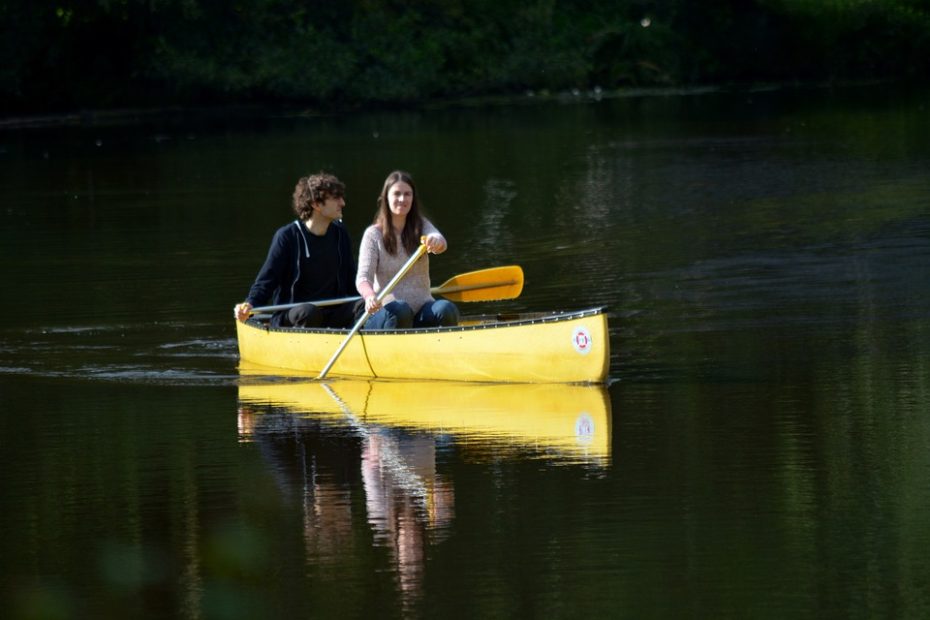 How Many People Can Fit In A Canoe?