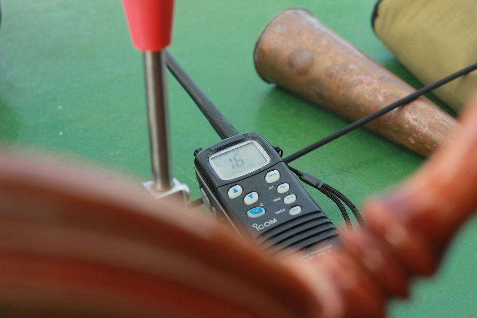 what are the best vhf radios for kayakers?